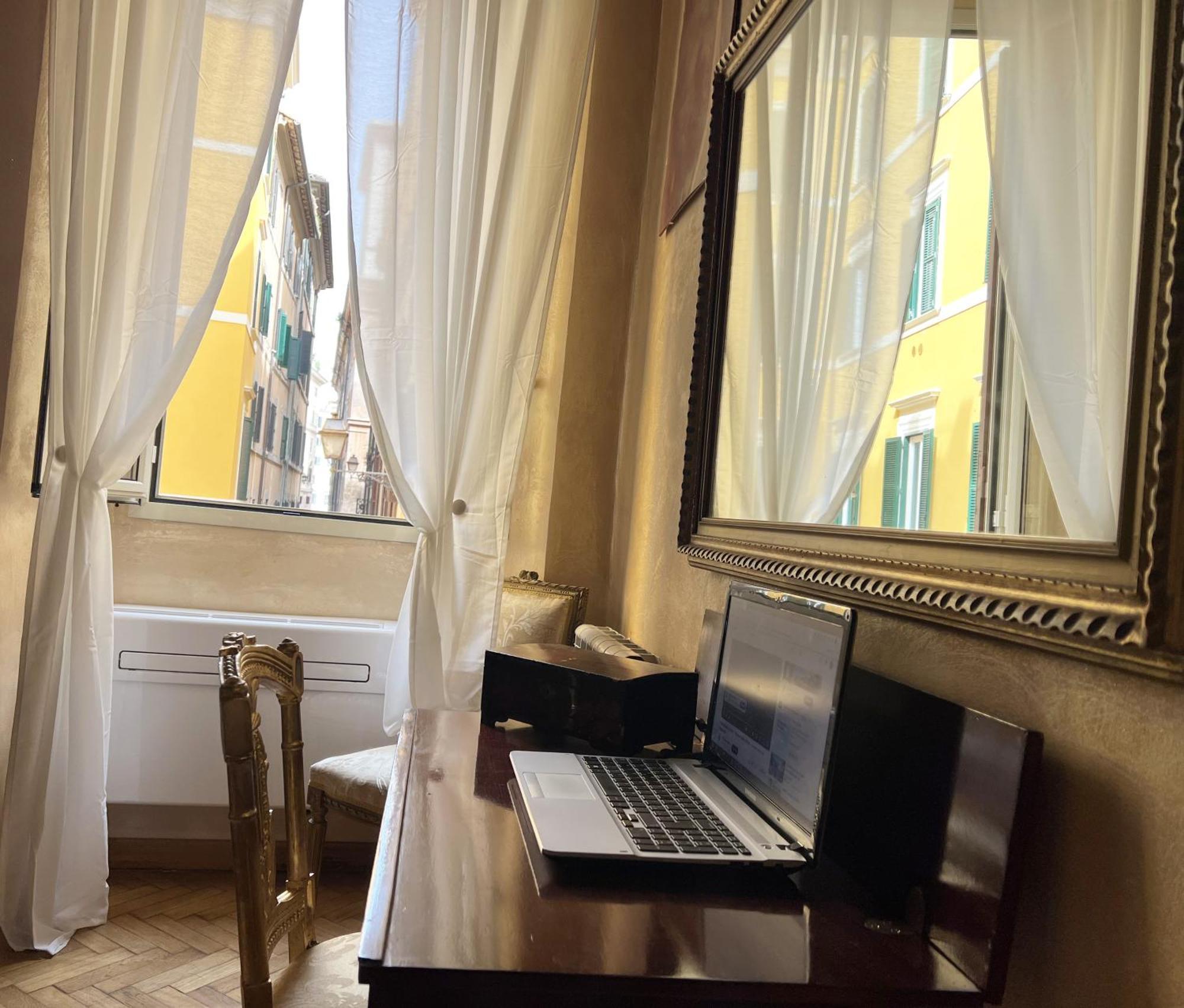 Italy Typicall Campo Di Fiori Appartement Rome